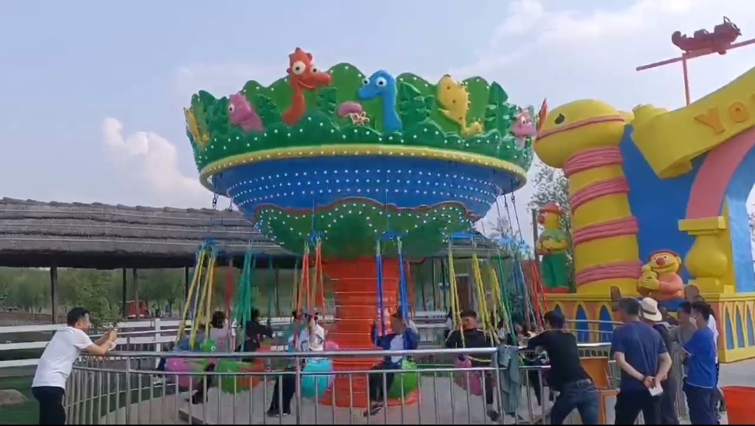 16座恐龙摇头飞椅