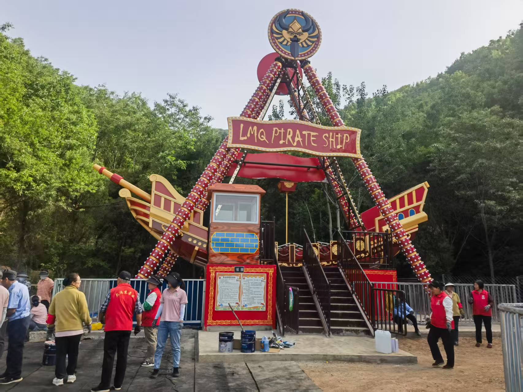 游乐设备24座海盗船